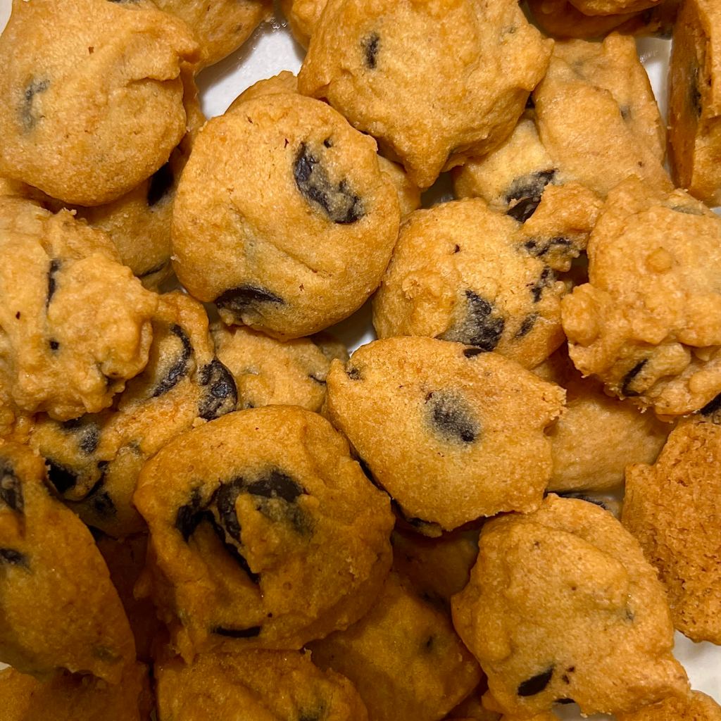 CHOCOLATE CHIP COOKIES