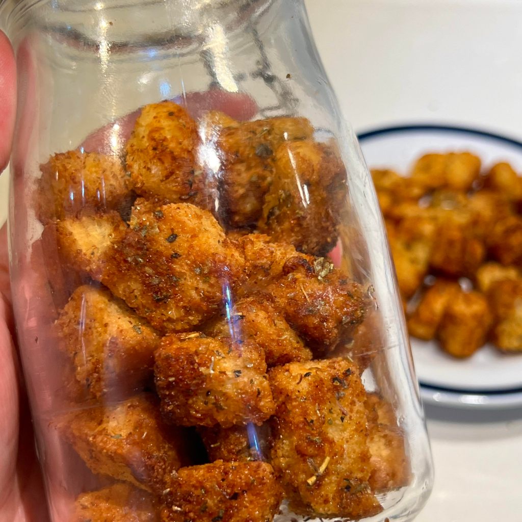 SNACKY CROUTONS